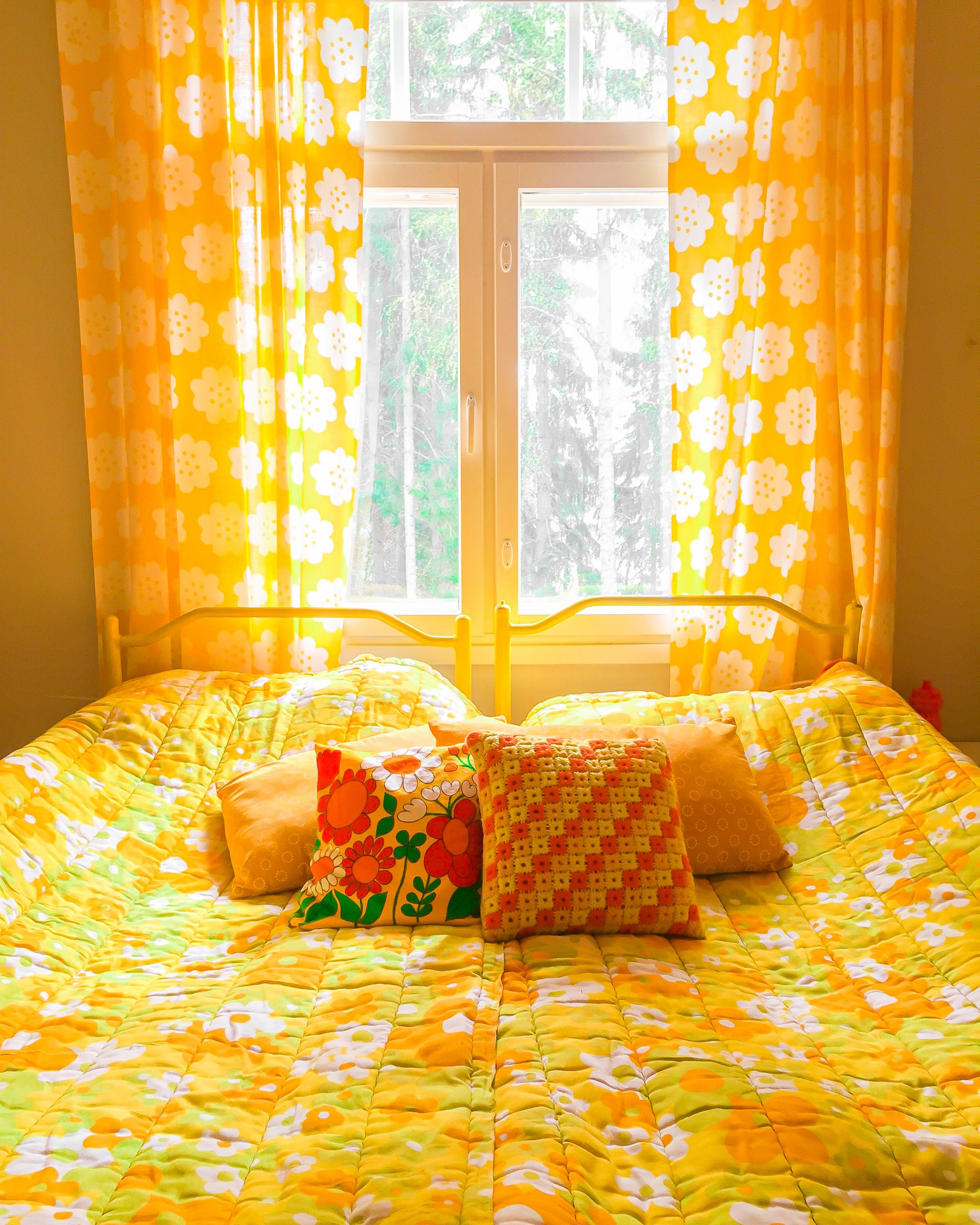 keltainen makuuhuone